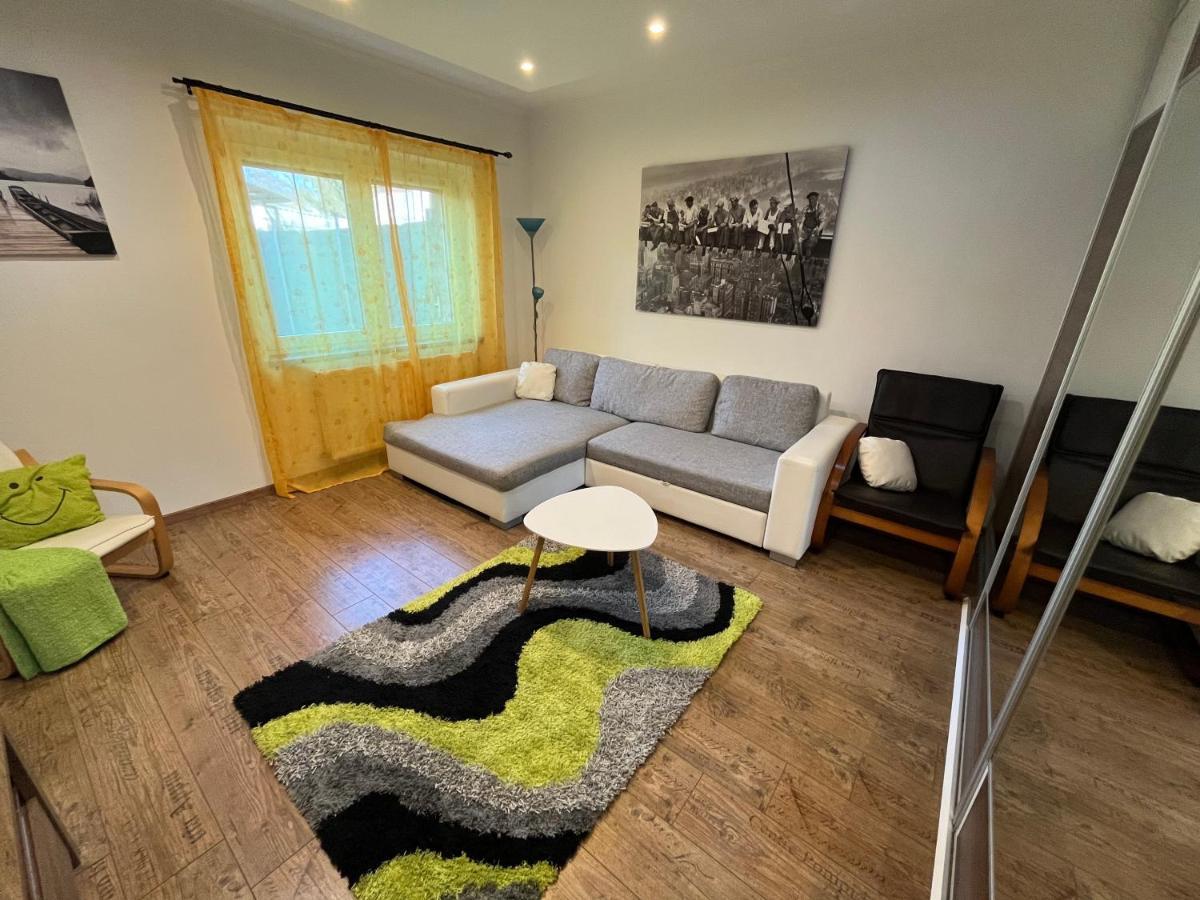 Rabbit Apartman Mosonmagyarovar Luaran gambar
